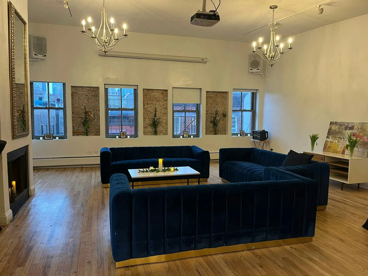 Modern Penthouse Showroom in SoHo — 2
