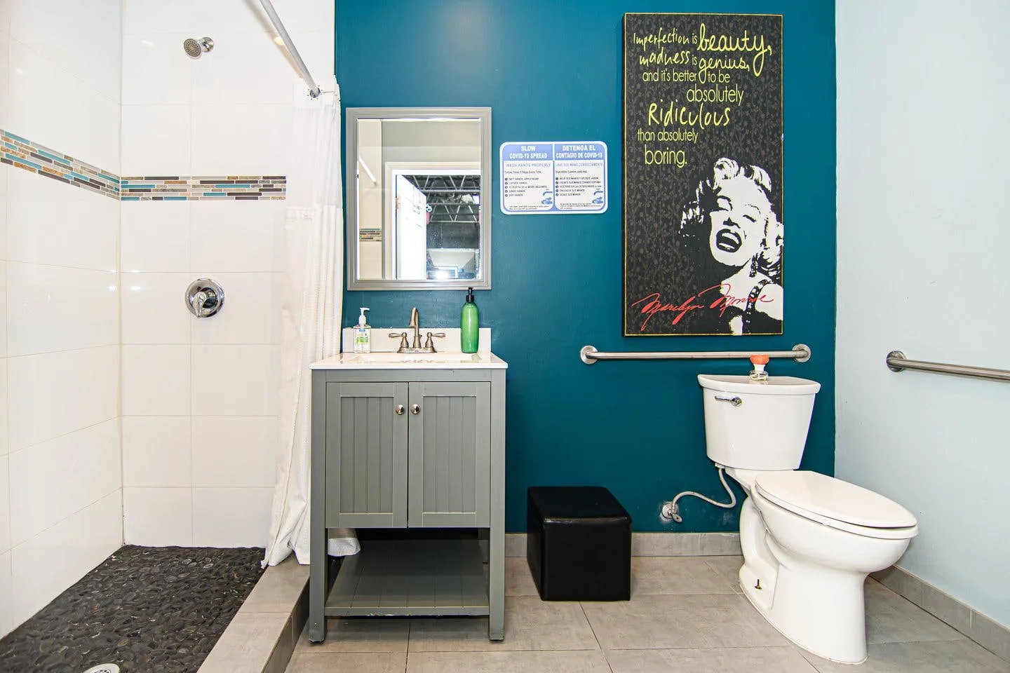 Modern Renovated Container Space in Oakland Park — 3