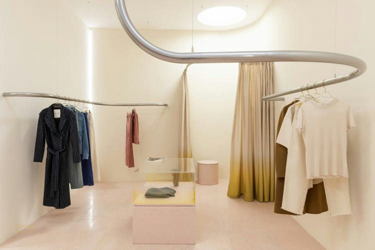 Modern Retail and Showroom Space on Via Circo, Milano, 95 sqm, pop up store