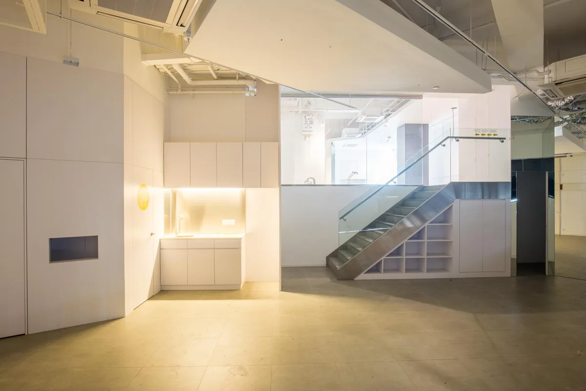 Modern Retail Space Available in Sai Wan, 228 sqm, pop up store in Hong Kong