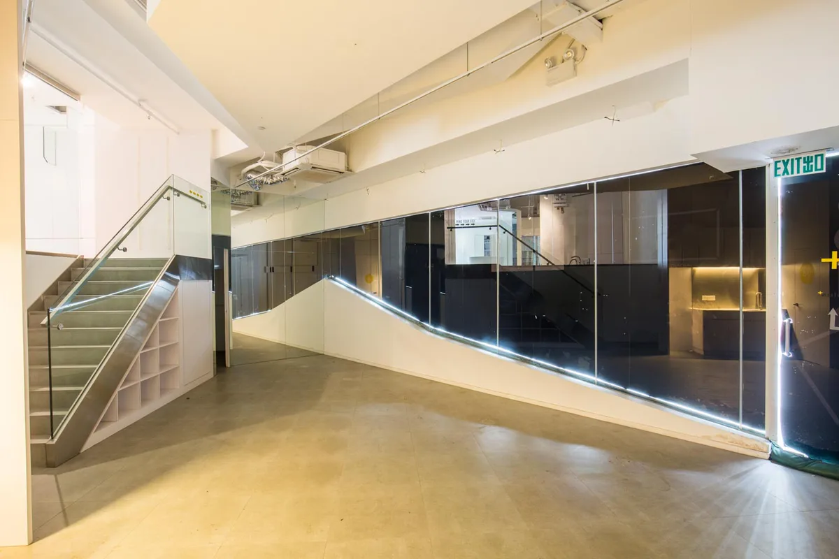 Modern Retail Space Available in Sai Wan, 228 sqm, pop up store in Hong Kong, interior view