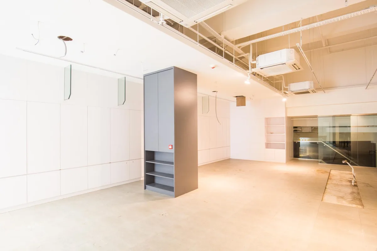 Modern Retail Space Available in Sai Wan, 228 sqm, pop up store in Hong Kong, third interior view