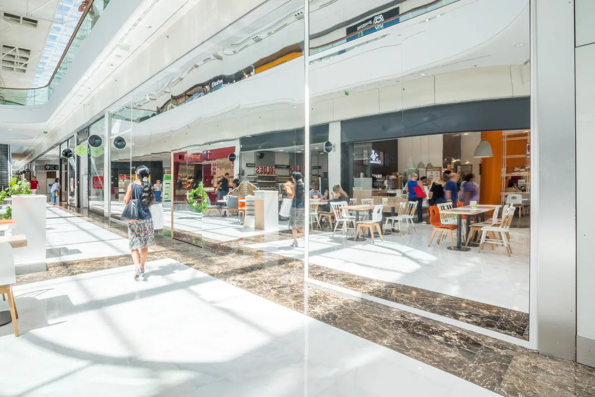 Modern Retail Space for Pop-Up Stores, 293 sqm, pop up store in Paris, interior view