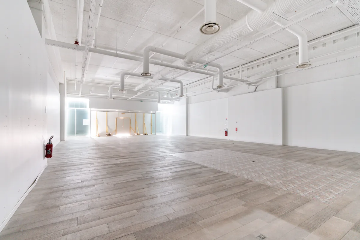 Modern Retail Space for Pop-Up Stores, 293 sqm, pop up store in Paris, second interior view