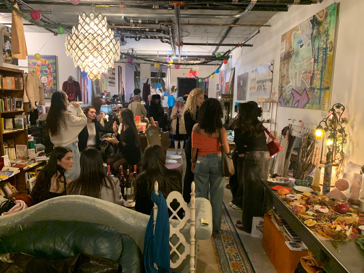 Modern Retail Storefront in Prime Williamsburg Location, 130 sqm, pop up store in Brooklyn, second interior view