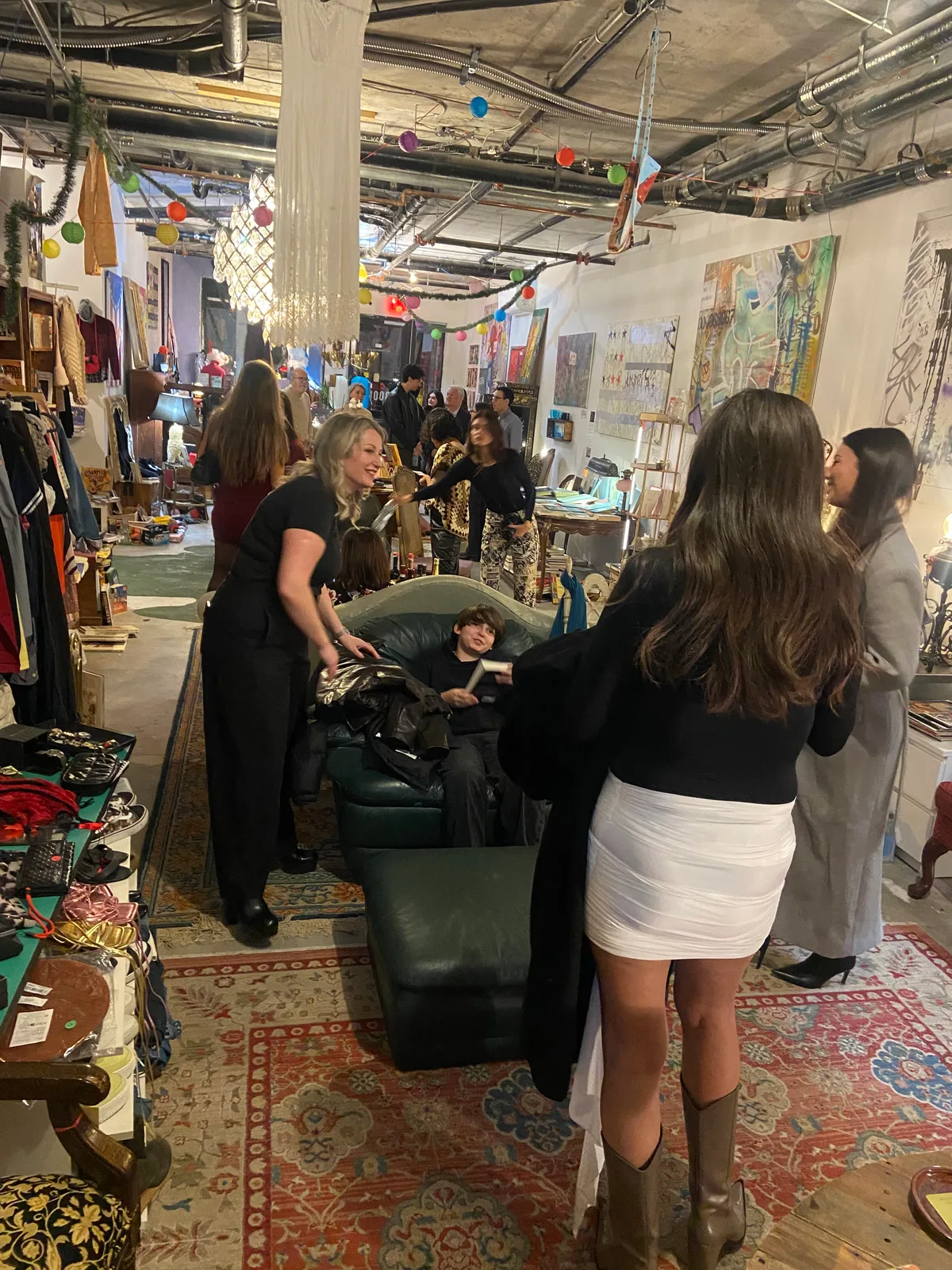 Modern Retail Storefront in Prime Williamsburg Location, 130 sqm, pop up store in Brooklyn, third interior view