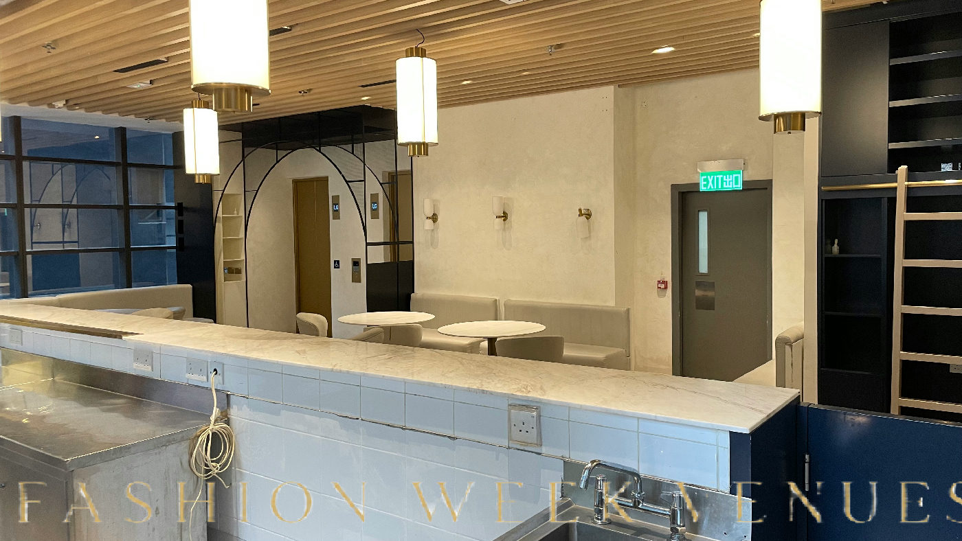 Modern Semi-Retail Unit with Sky Garden in Soho, 195 sqm, retail activation, pop-up rental in Hong Kong, second interior view