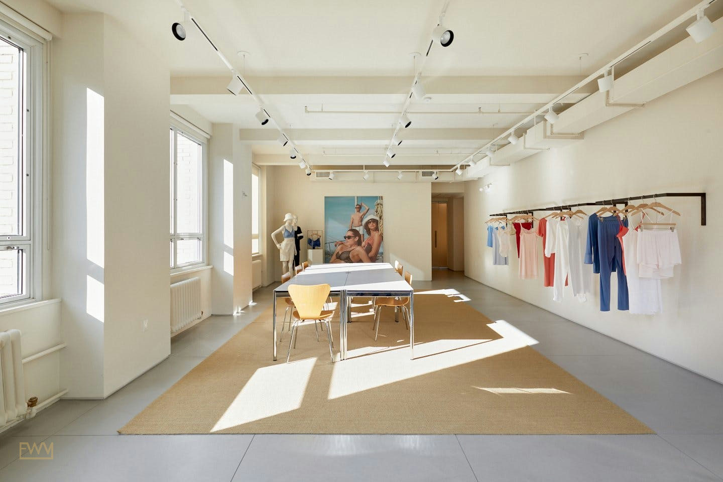 Modern Showroom Opposite the Empire State Building, 84 sqm, showroom presentation, pop-up rental in New York
