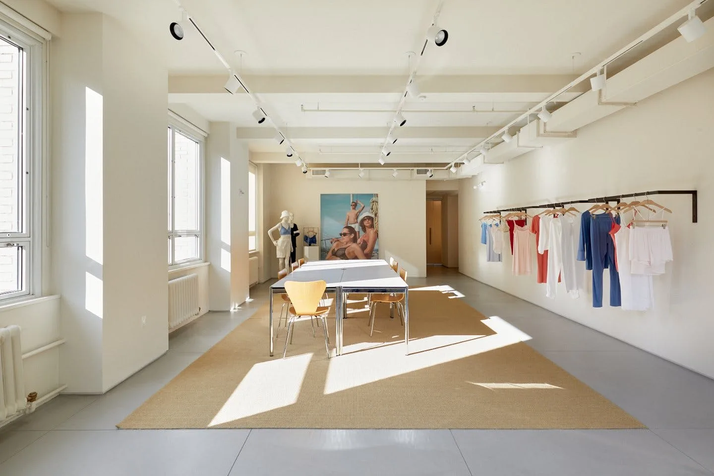 Modern Showroom Opposite the Empire State Building