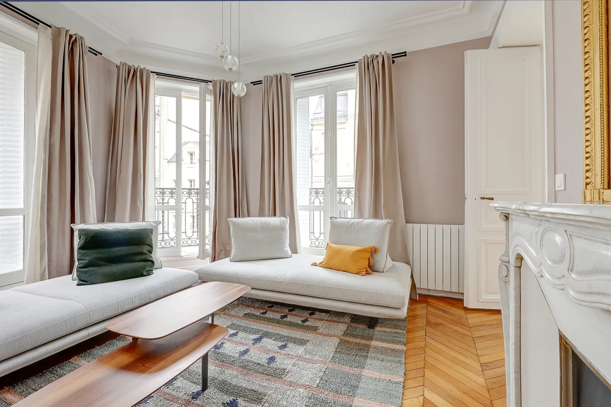 Modern Showroom or Event Space in Le Marais, 150 sqm, showroom presentation, pop-up rental in Paris, additional interior view