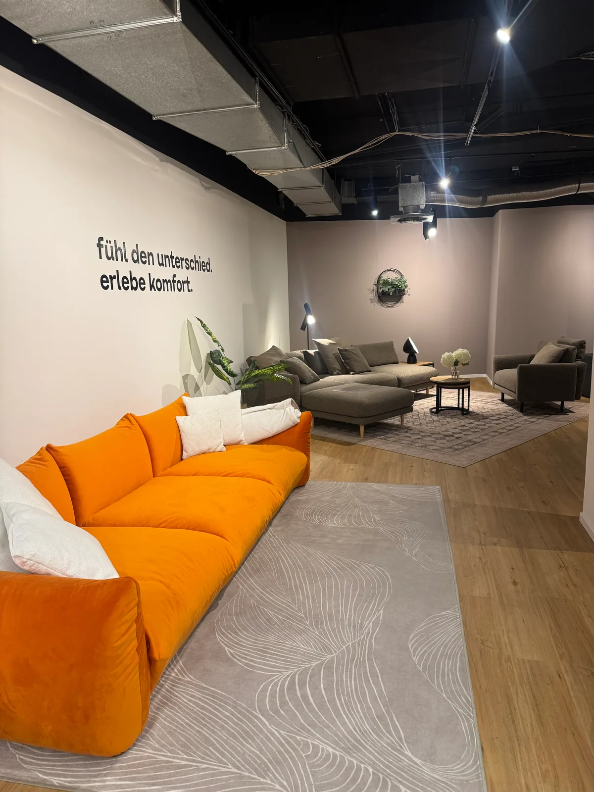 Modern Showroom Space for Pop-ups and Events in Munich, 80 sqm, pop up store in München, second interior view