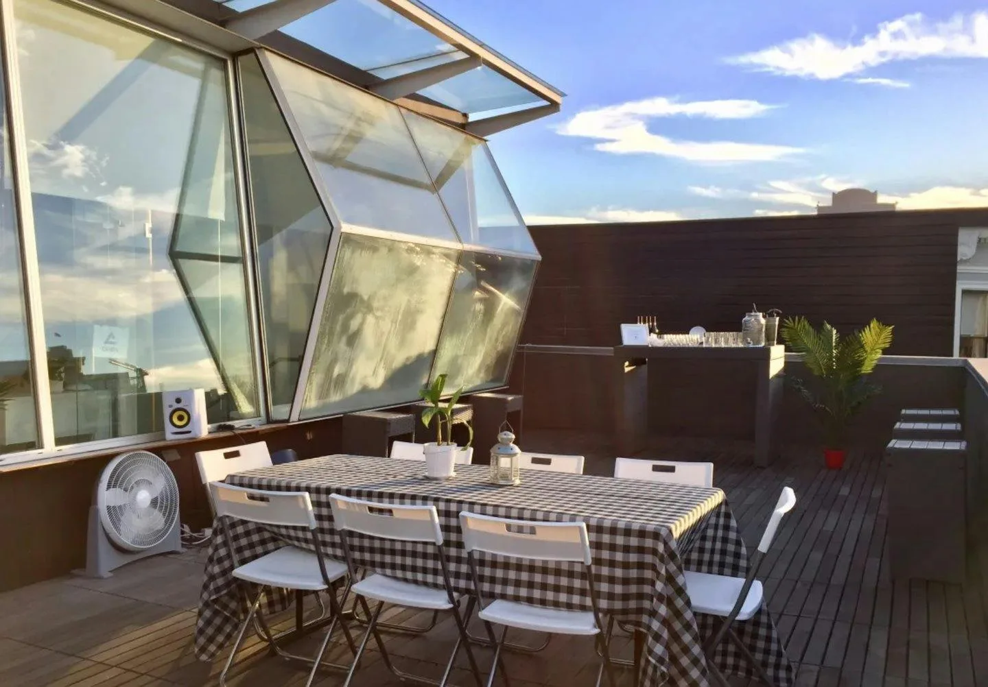 Modern SOMA Building with Atrium and Rooftop Patio — 2