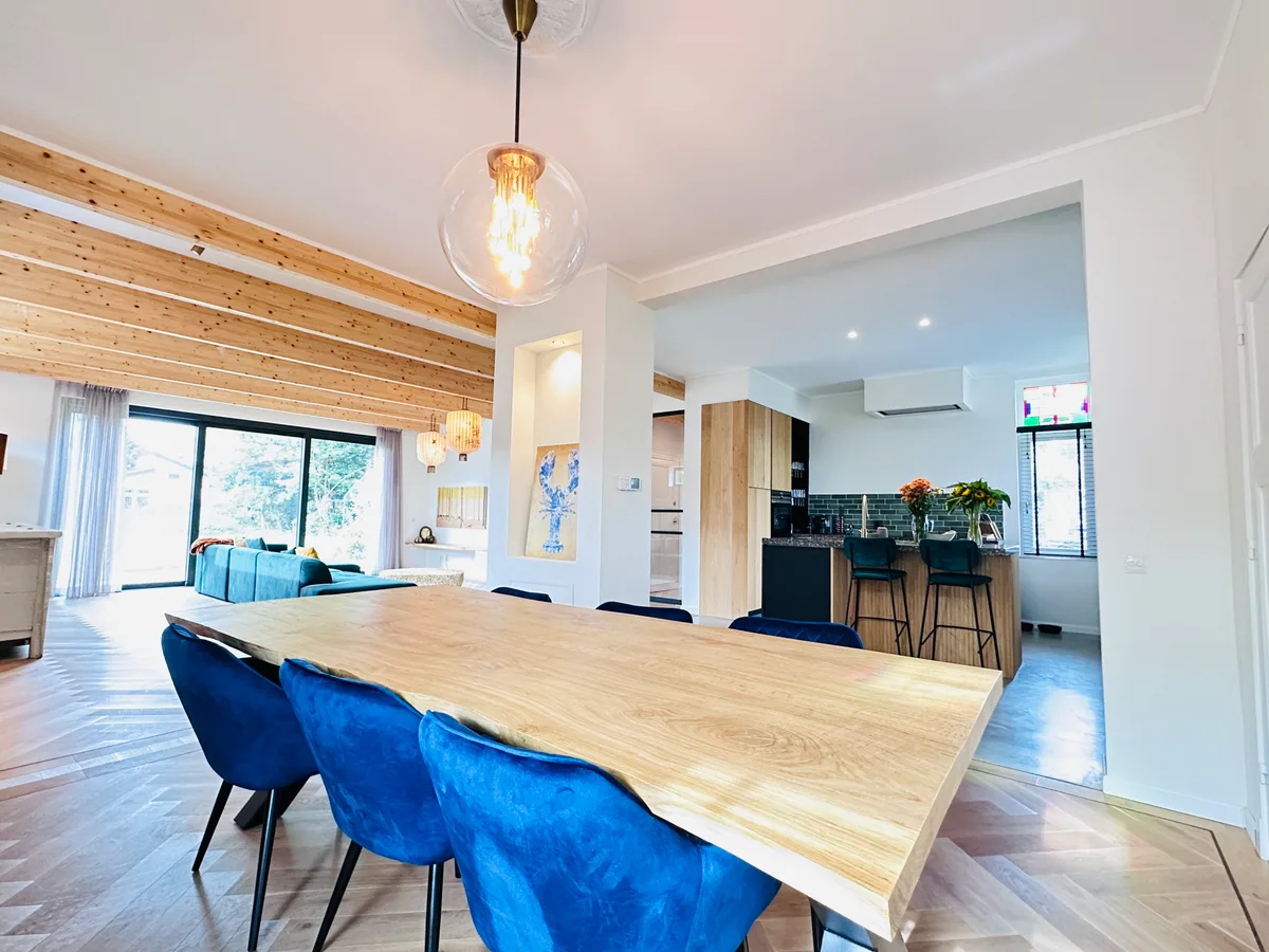 Modernized Character Home with Spacious Gardens, 2000 sqm, showroom presentation, pop-up rental in Prinsenbeek, third interi…