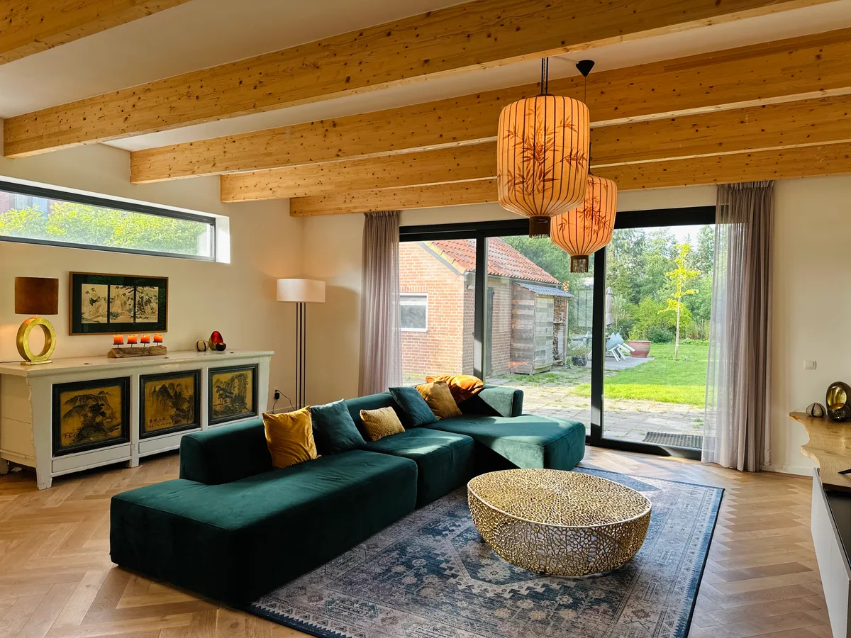 Modernized Character Home with Spacious Gardens, 2000 sqm, showroom presentation, pop-up rental in Prinsenbeek, additional i…