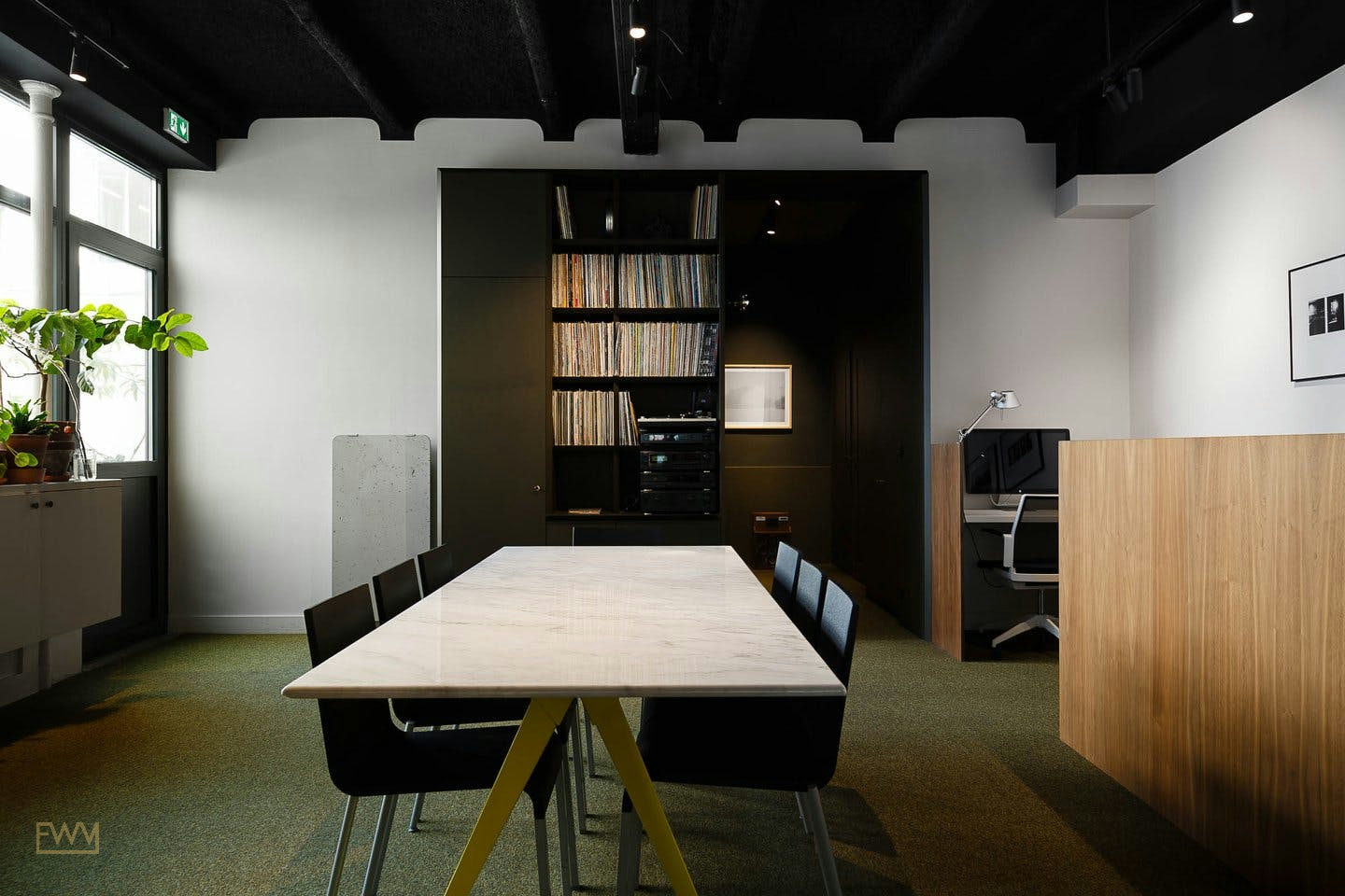 Modular 135 sqm Showroom in Paris 11th Arrondissement, gallery showing, pop-up rental