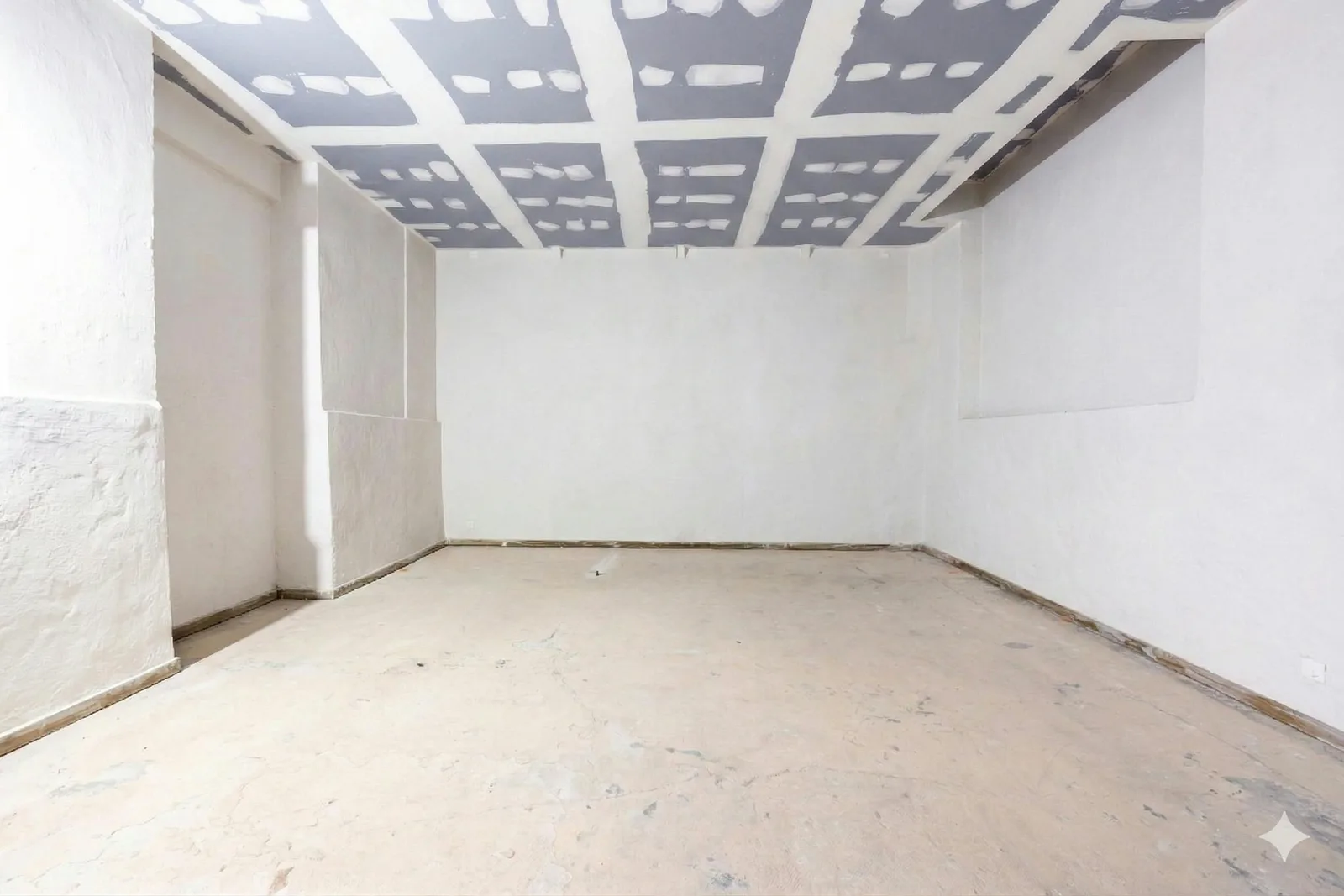 Modular 200 sqm Loft for Events and Showrooms in Paris 20th — 2