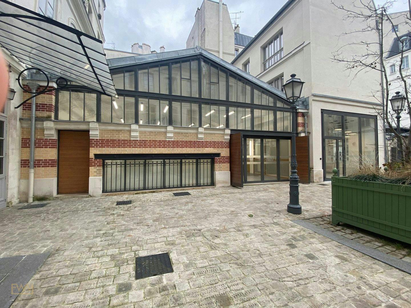 Modular Creative Space in Paris 9th Arrondissement — pop-up space in Paris