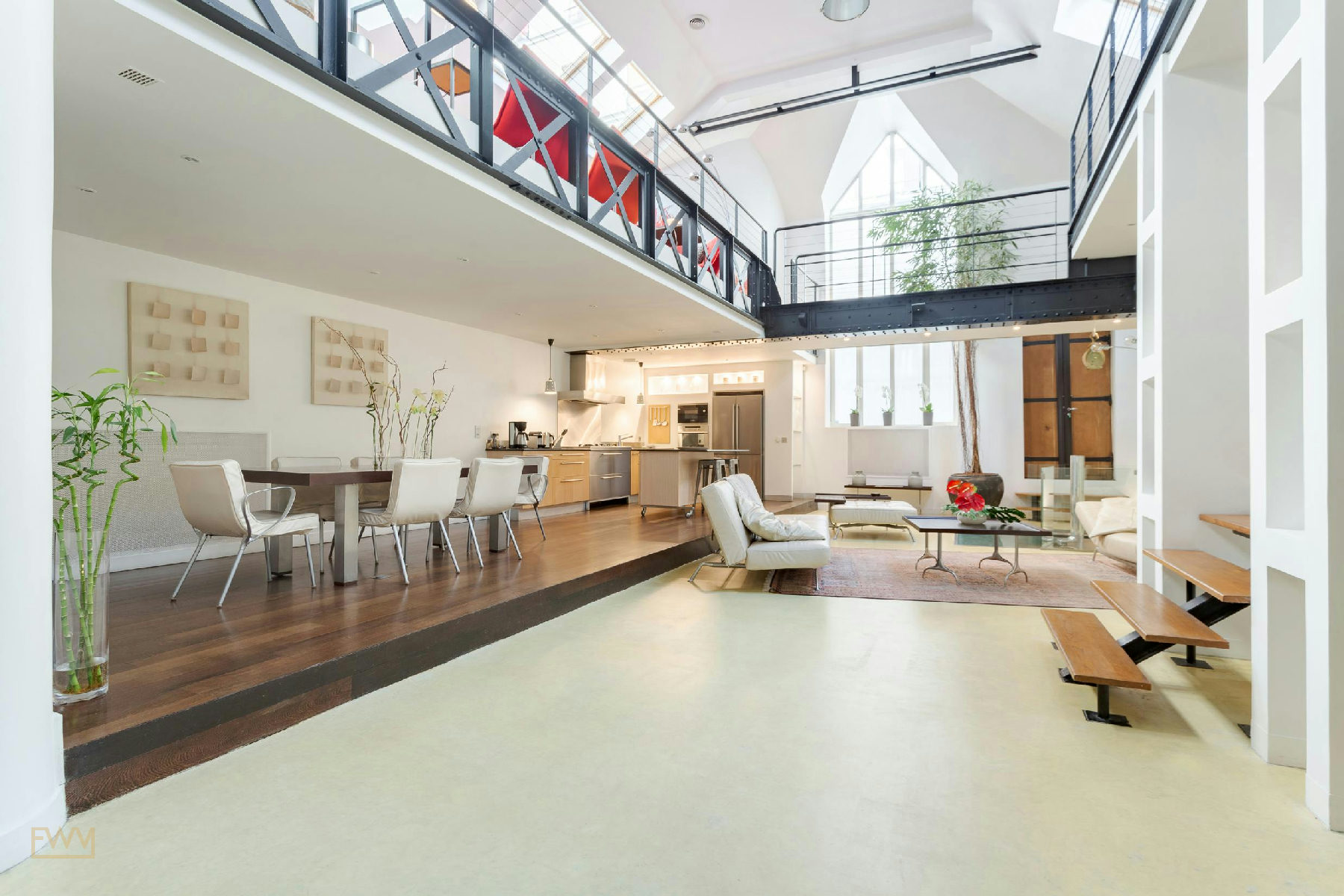 Modular Luminous Loft in Rue Greneta, Paris