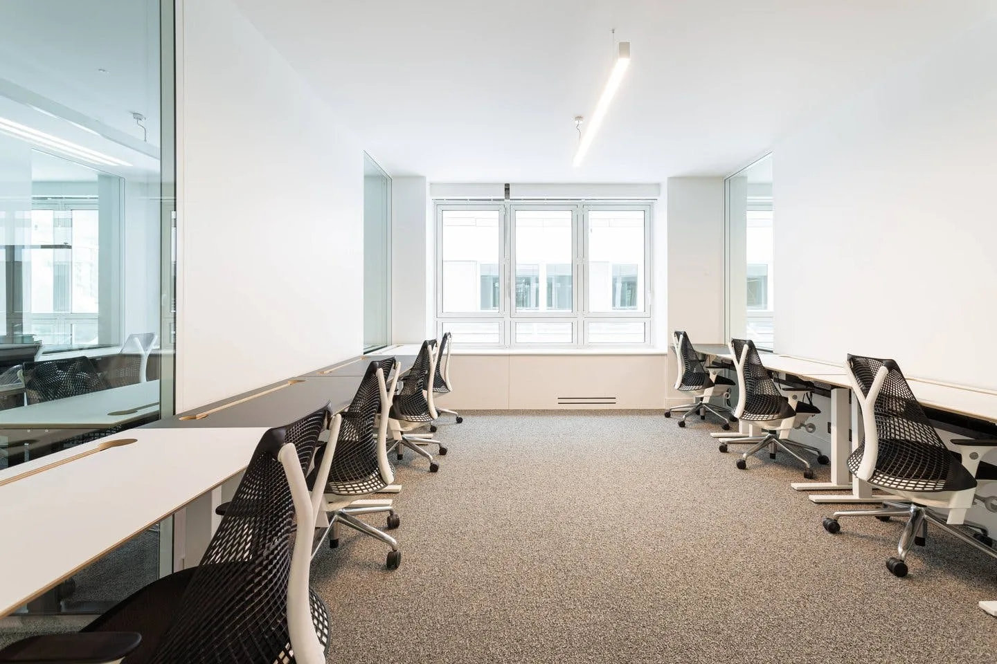 Montholon Office Space with 35 Stations, Paris 9th Arr. — 4