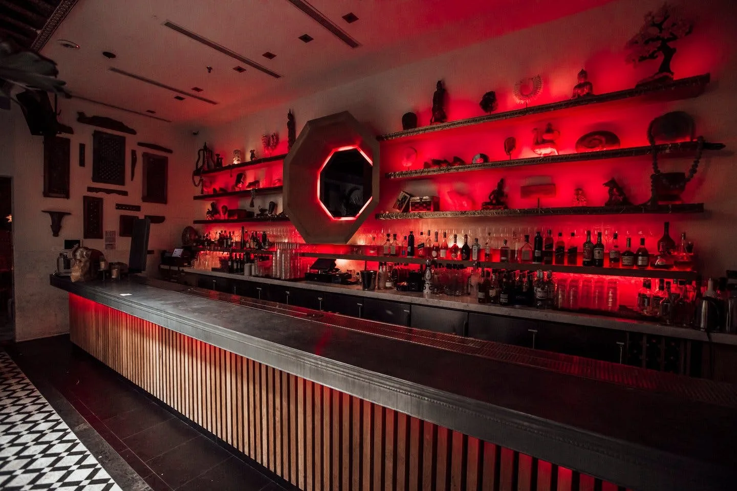 Moroccan-Decor Restaurant and Club on Sunset Boulevard — 5
