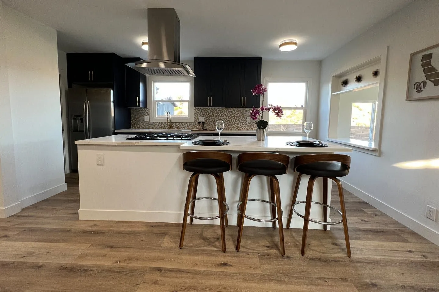 Mulholland Property with Hollywood Sign View — 3