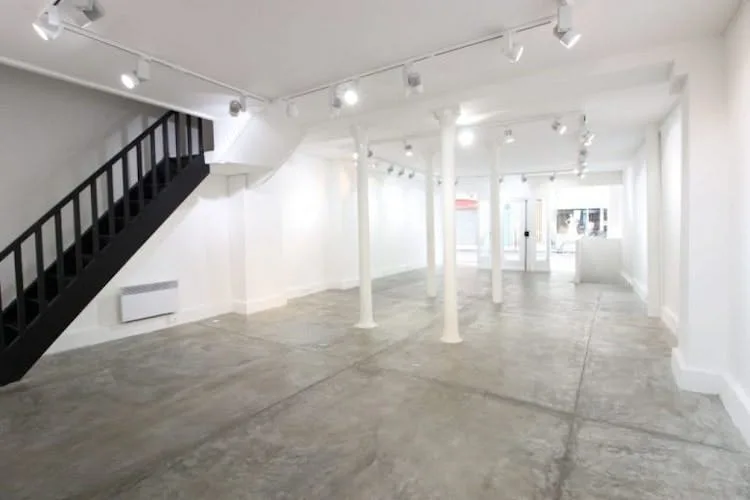 Multi-Level Commercial Space on Rue Saint-Martin, Paris — 3
