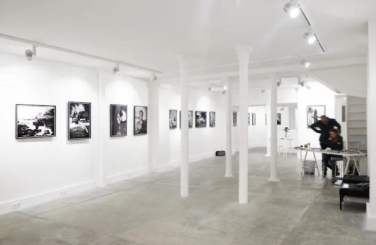 Multi-Level Commercial Space on Rue Saint-Martin, Paris — 5