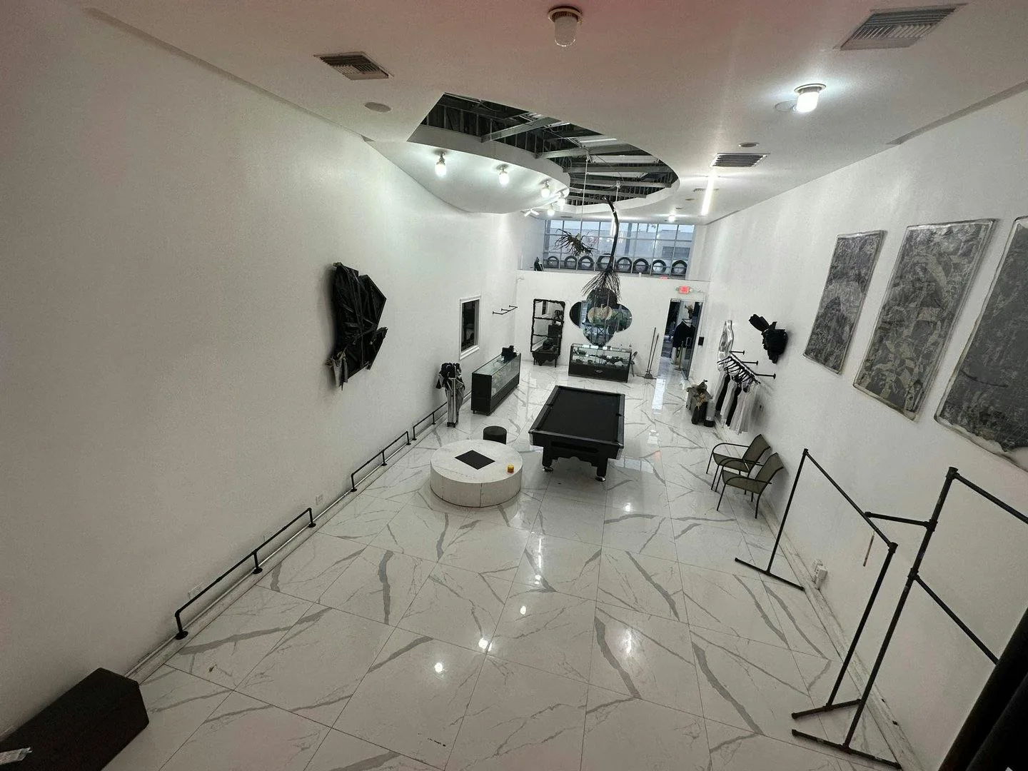 Multi-Level Storefront and Gallery on Melrose Avenue — 3