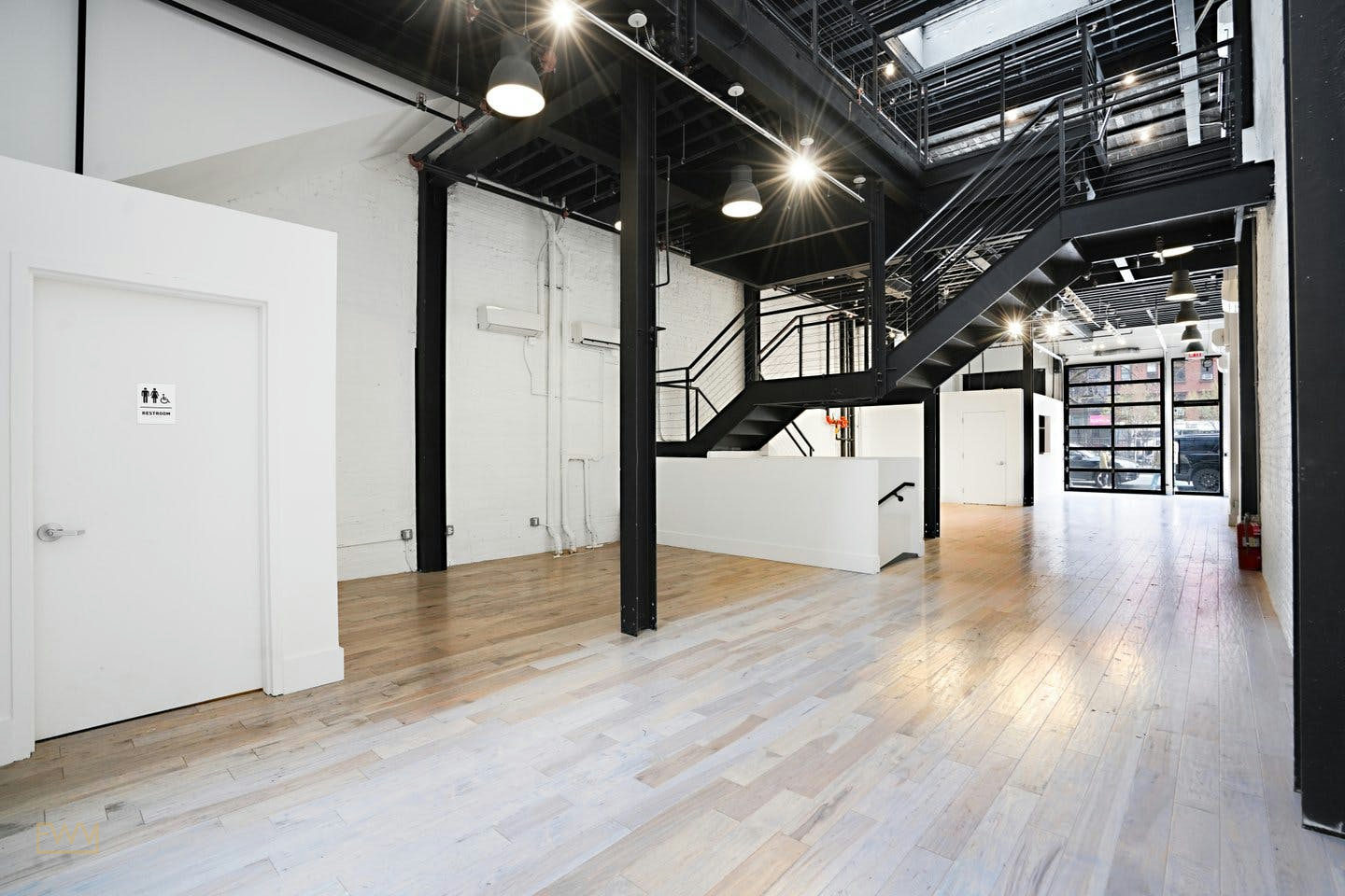 Multi-Purpose Event and Art Exhibition Space in New York, 465 sqm, pop up store