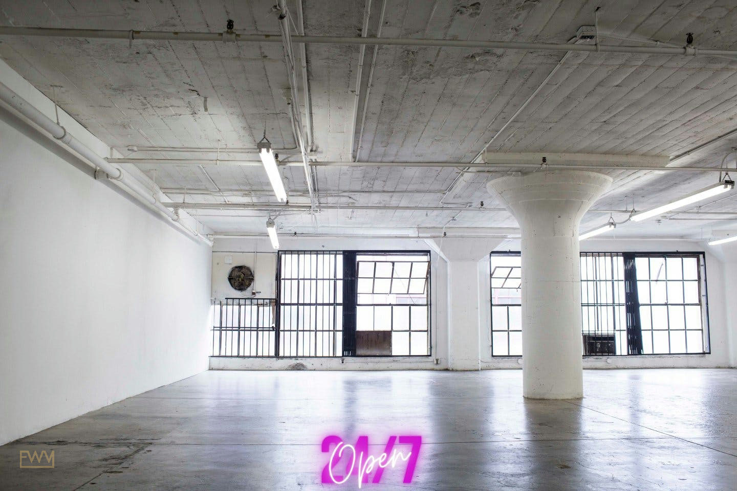 Multi-Purpose Event Space on South Los Angeles Street, 177 sqm, pop up store