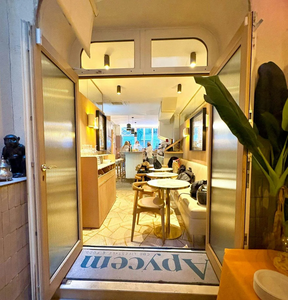Multi-Use Commercial Space with Terrace in Le Marais, Paris
