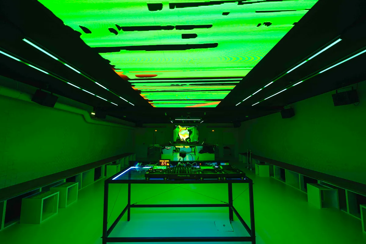 Multi-Use Cultural Space with Immersive LED Screen in Paris, 200 sqm, product launch, pop-up rental, interior view