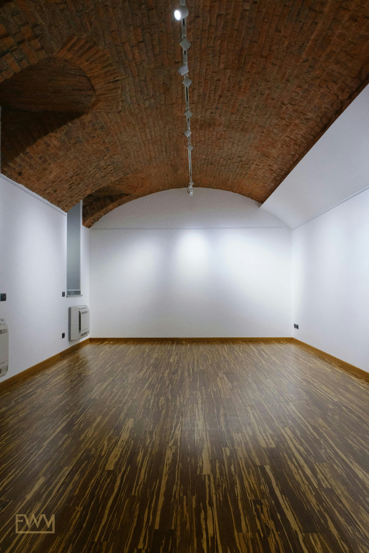 Multifunctional 180 sqm Commercial Space in Milan — 4