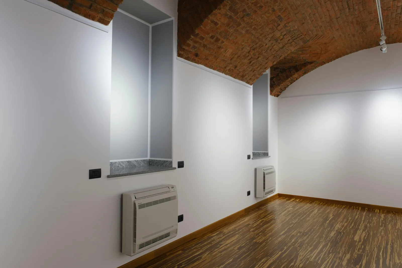 Multifunctional 180 sqm Commercial Space in Milan — 5