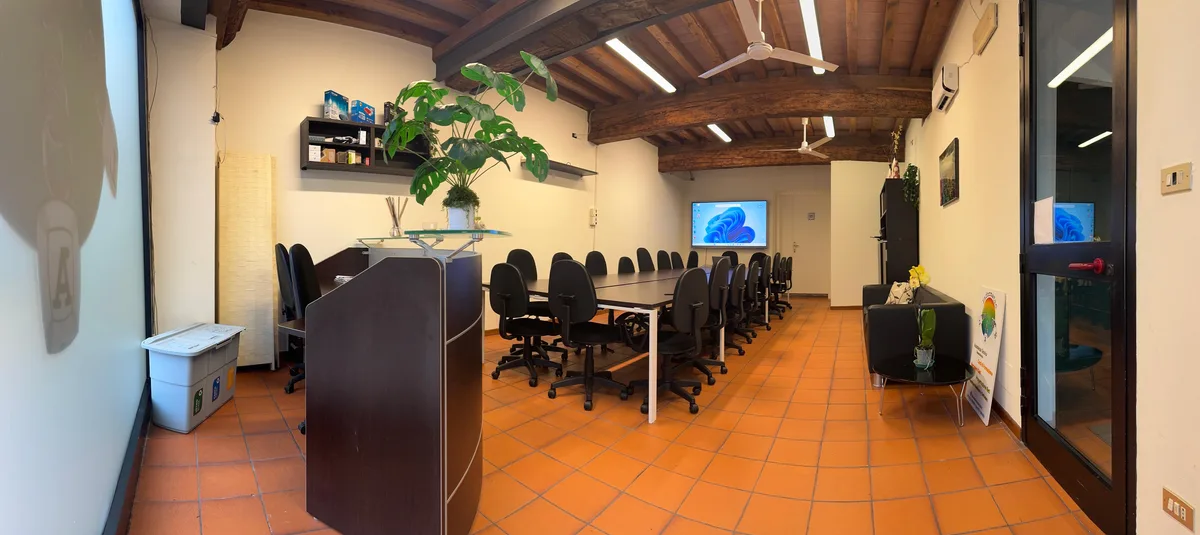 Multimedia Classroom Rental for Courses and Meetings, 50 sqm, seminar, pop-up rental in Margine Coperta-Traversagna, third i…