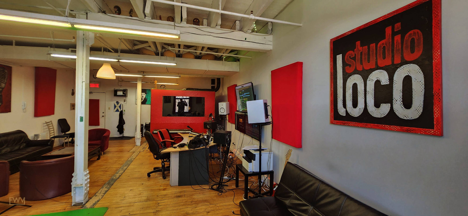 Multimedia Recording Studio for Professional Production, 93 sqm, content creation, pop-up rental in Montréal