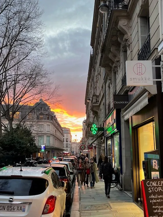 Multipurpose 100 sqm Commercial Space on Rue de Babylone — 3