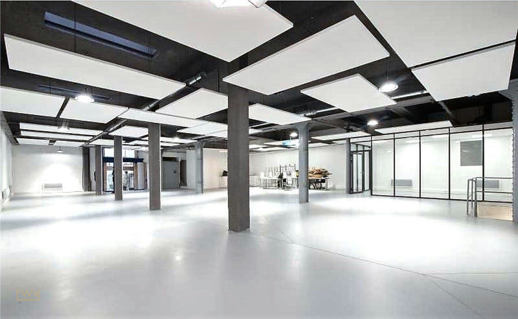 Multipurpose 460 sqm Space on Rue Marguerite de Rochechouart, gallery showing, pop-up rental in Paris