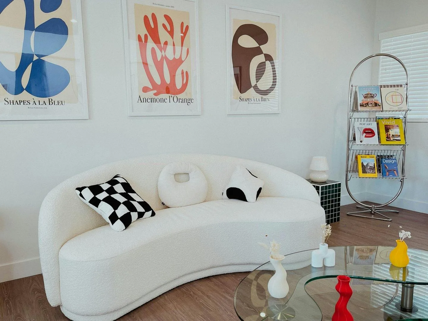 Natural Light Loft with Designer Furniture in Los Angeles — 4