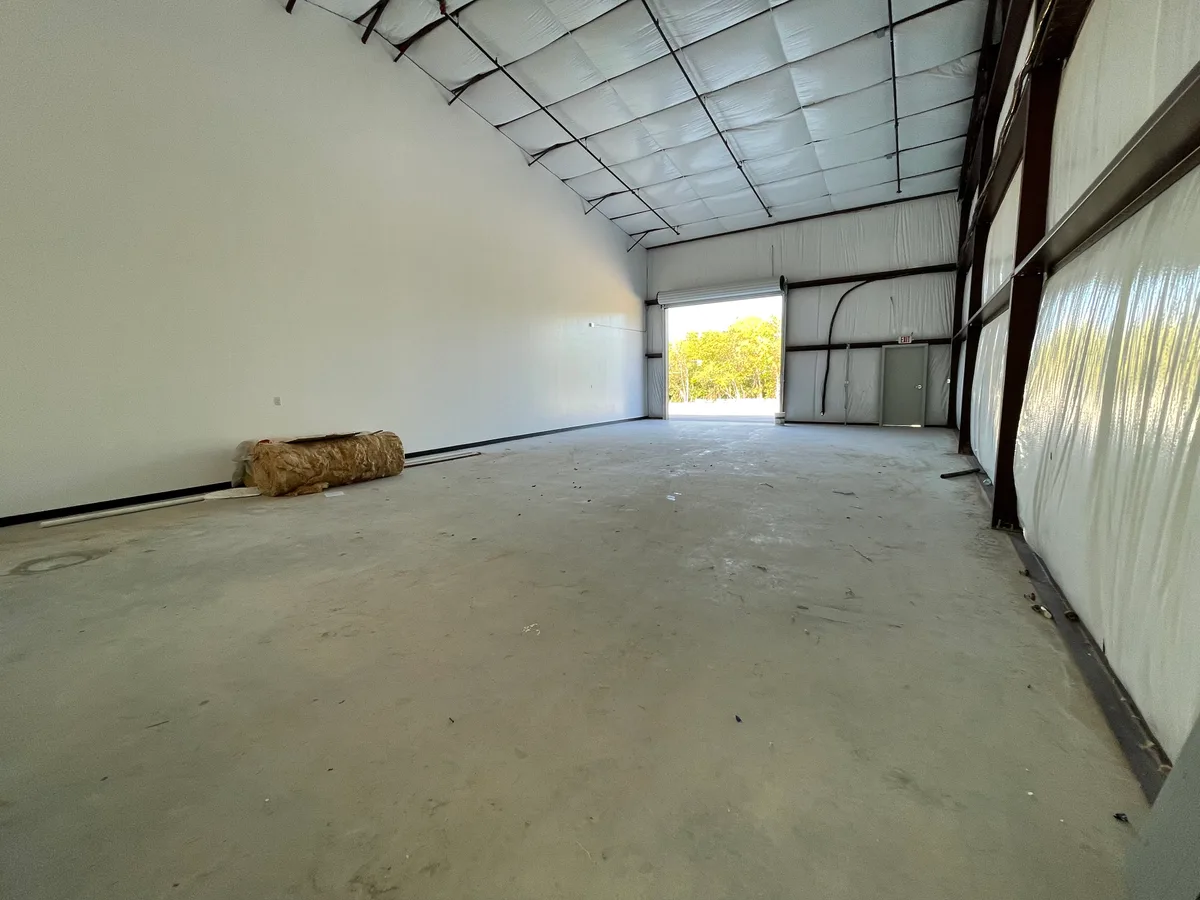 New 2000 Sq Ft Warehouse Ideal for Retail, 186 sqm, retail activation, pop-up rental in San Antonio, interior view