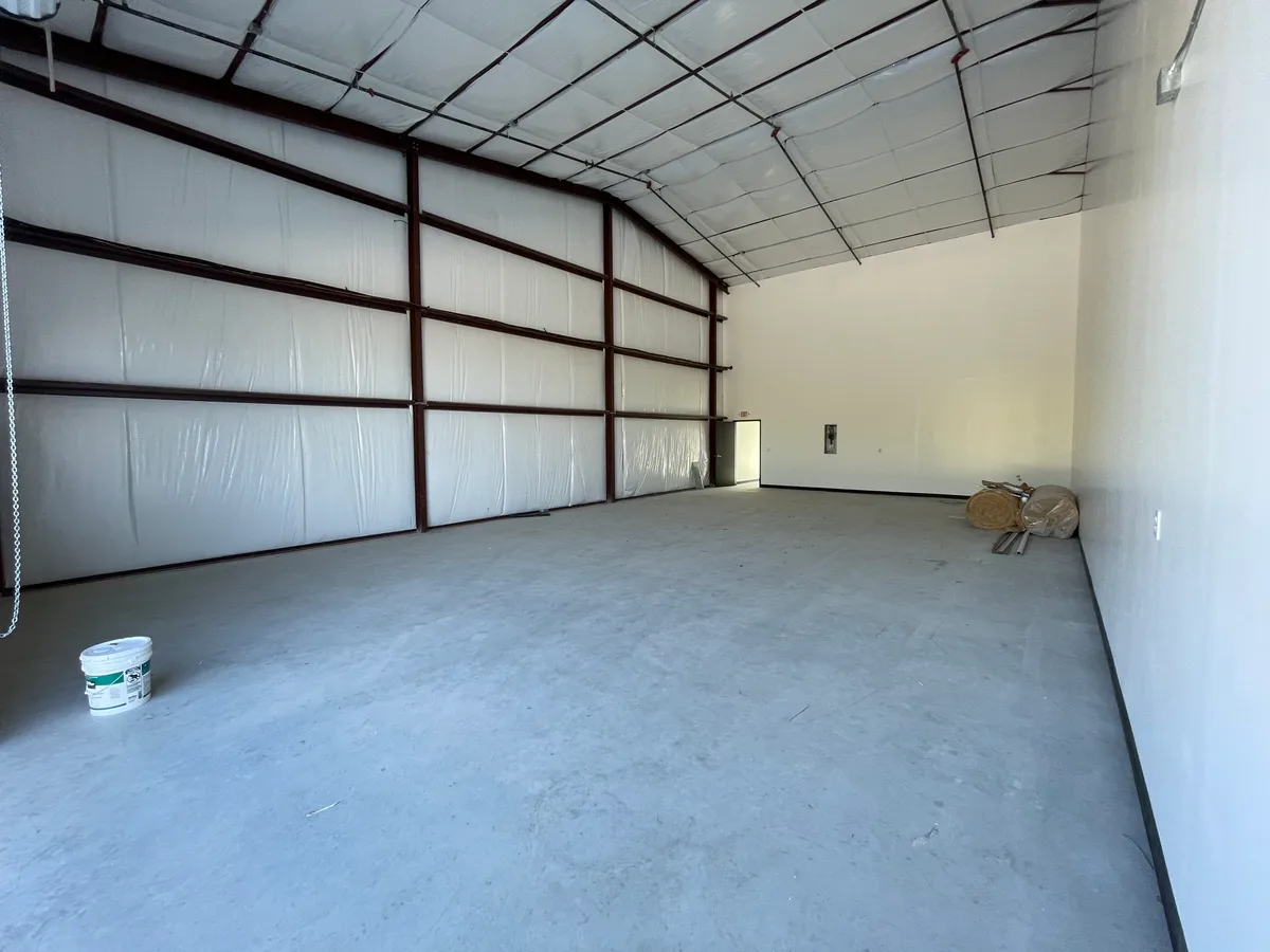 New 2000 Sq Ft Warehouse Ideal for Retail, 186 sqm, retail activation, pop-up rental in San Antonio, second interior view