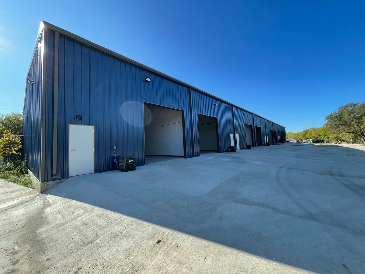 New 2000 Sq Ft Warehouse Ideal for Retail, 186 sqm, retail activation, pop-up rental in San Antonio, third interior view