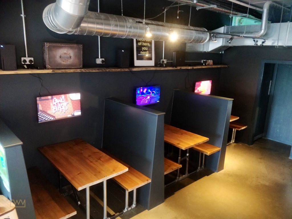 Newly Refurbished Bar with Gaming Booths, 139 sqm, private event, pop-up rental in Greater London, second interior view