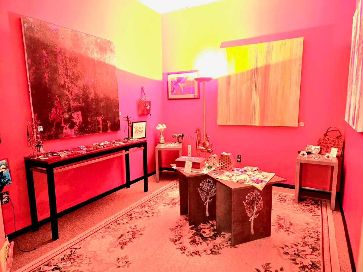 Newly Remodeled Art Gallery with Full Kitchen, 139 sqm, art exhibition, pop-up rental in Fairlawn