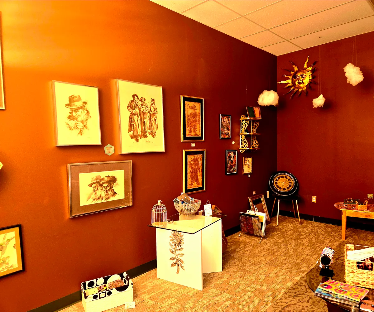 Newly Remodeled Art Gallery with Full Kitchen, 139 sqm, art exhibition, pop-up rental in Fairlawn, second interior view