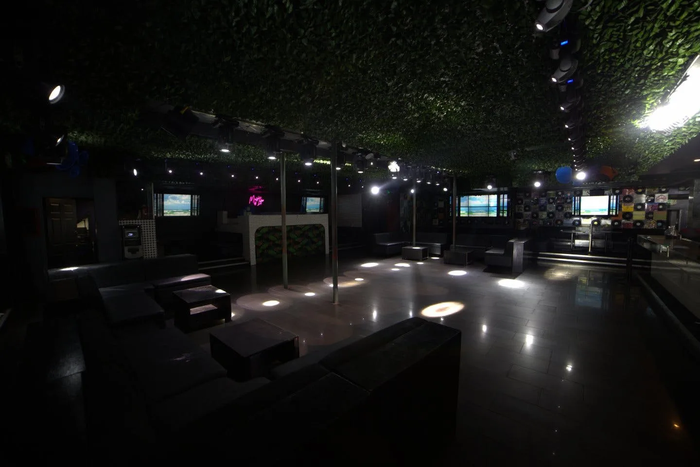 NYC Themed Nightclub and Restaurant in Hollywood — 2
