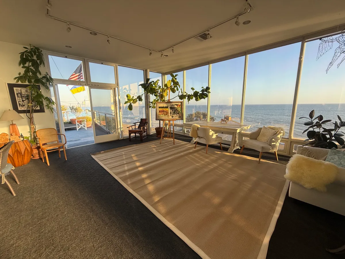 Oceanfront Gallery Space for Creative Events, 372 sqm, art exhibition, pop-up rental in Malibu, interior view