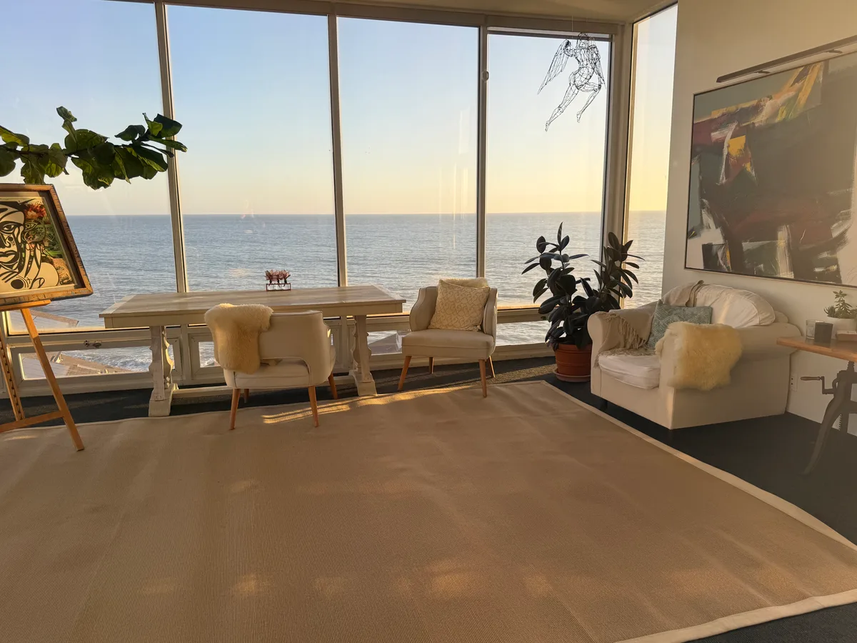 Oceanfront Gallery Space for Creative Events, 372 sqm, art exhibition, pop-up rental in Malibu, second interior view