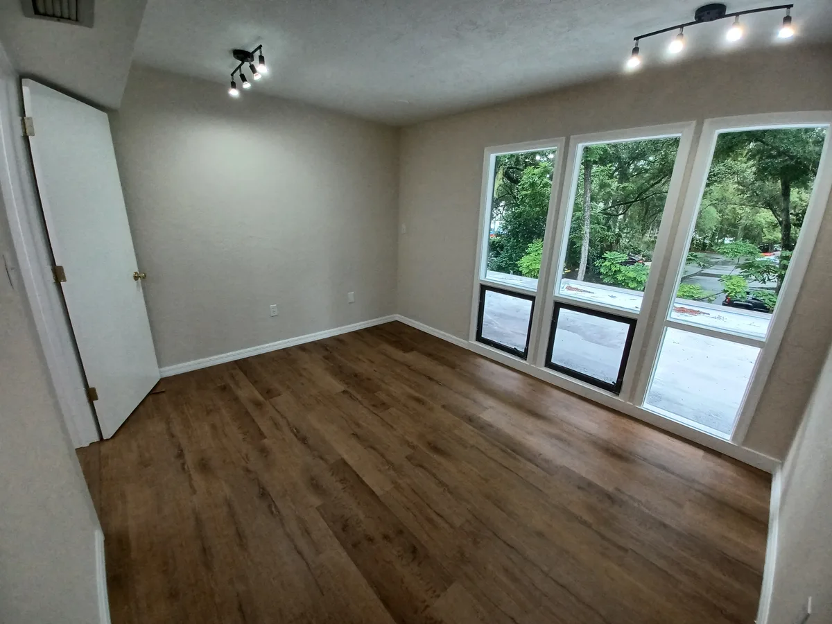 Office Space Available for Rent in Gainesville, FL, 11 sqm, private event, pop-up rental, second interior view