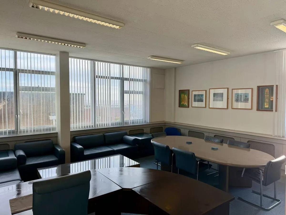 Office Space Available in Prime Swansea Location, 13 sqm, corporate event, pop-up rental, interior view